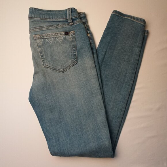 Tommy Hilfiger Jeans Size 4 Low Rise Skinny Leg Medium Wash Geometric Detail - Picture 1 of 10